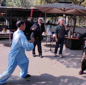 《唐多令·春日与诸友雅集新都泗义村》